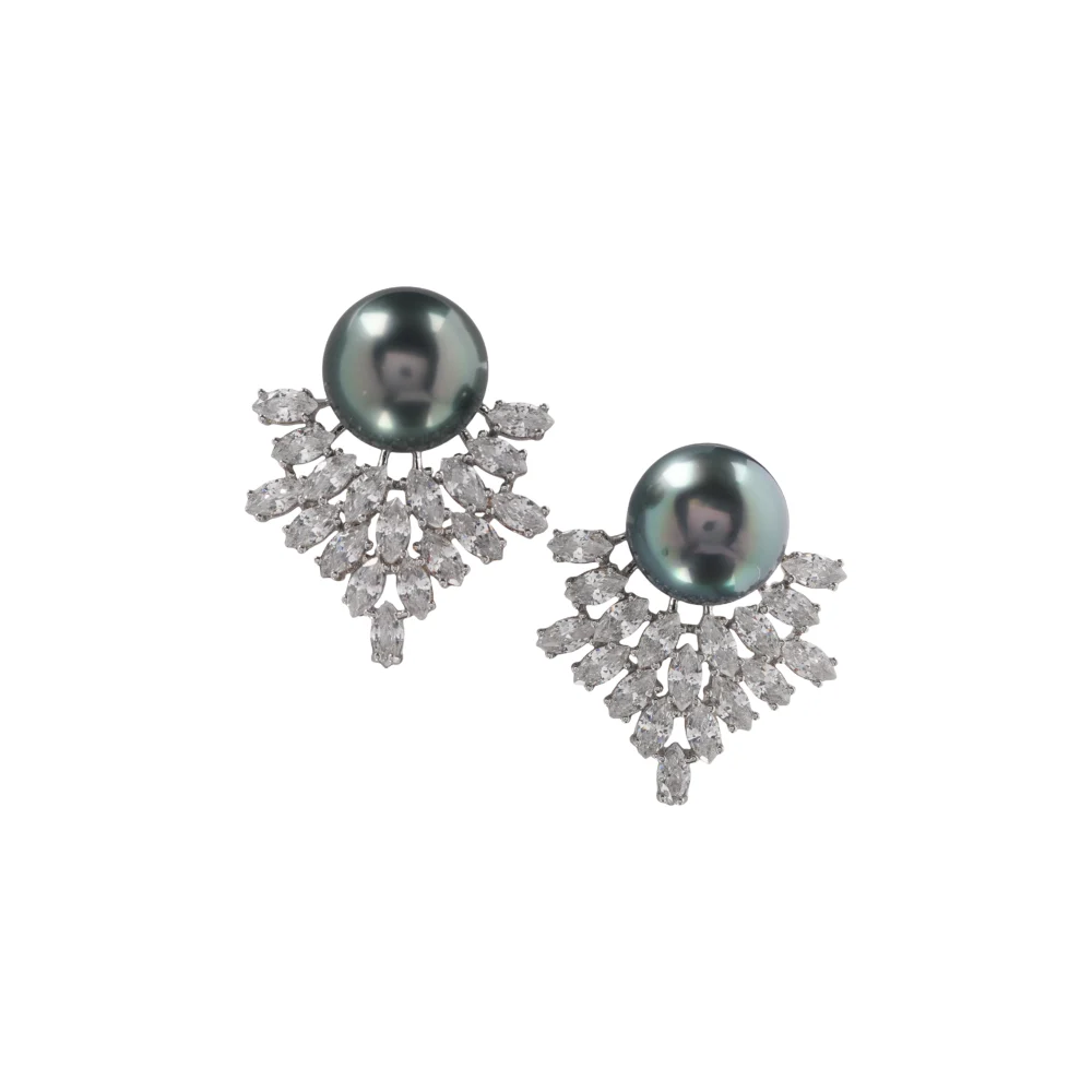 Elegant Black Pearl & Crystal Fan Earrings – Luxury Statement Studs for Weddings, Parties And Evening Glam – Timeless Designer Jewellery